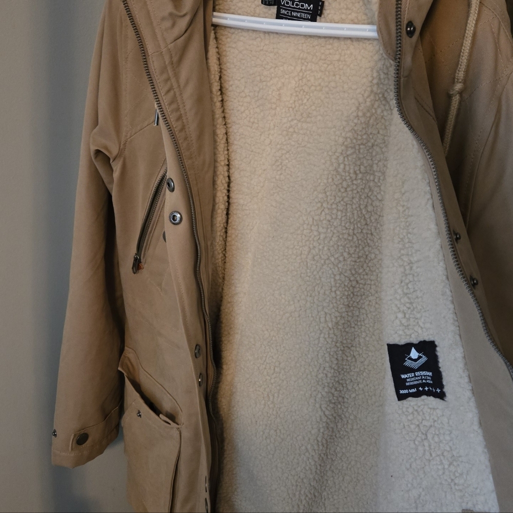 Volcom Winter Jacket - Picture 2 of 3